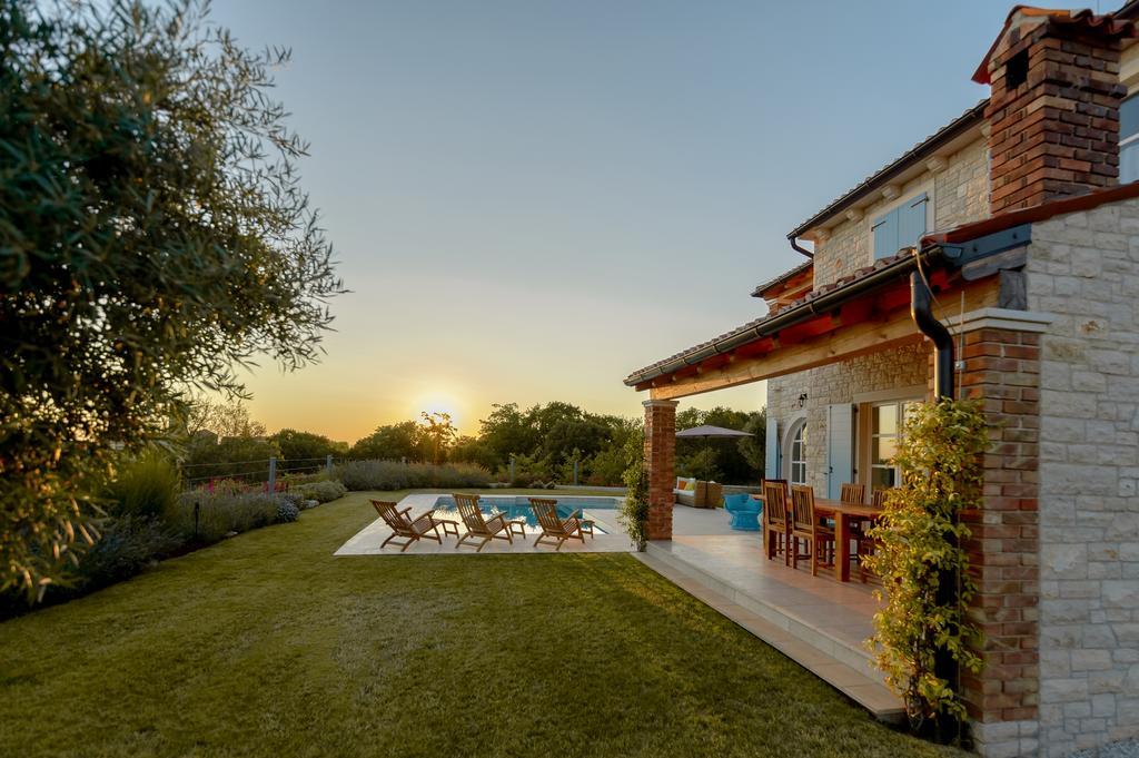Villa Rajski Dvori Sveti Lovrec Pazenaticki ภายนอก รูปภาพ