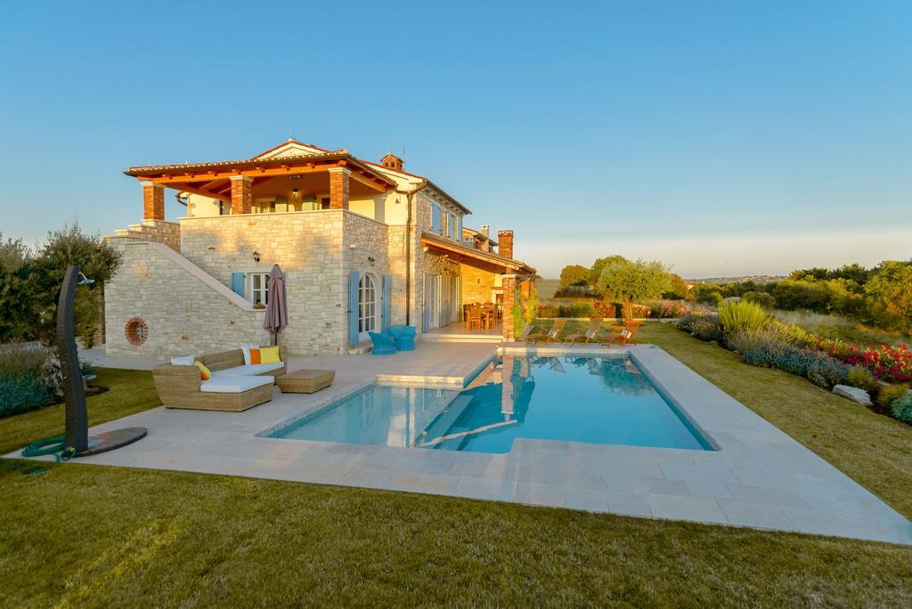 Villa Rajski Dvori Sveti Lovrec Pazenaticki ภายนอก รูปภาพ